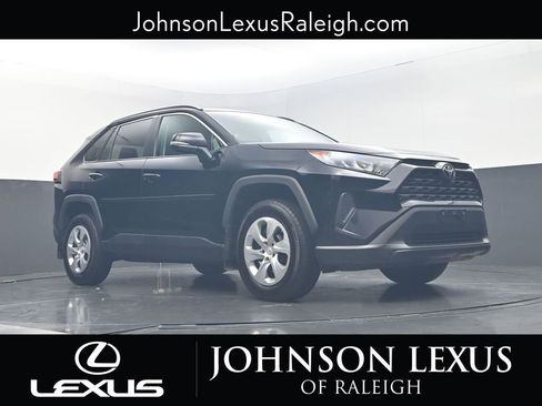 Used 2021 Toyota RAV4 LE image 14