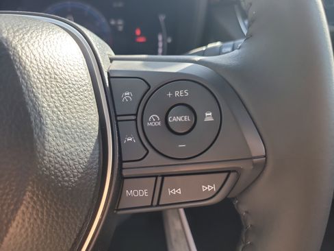 Used 2026 Toyota Corolla Cross LE image 29