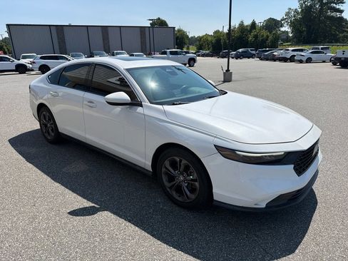 Used 2023 Honda Accord EX image 8