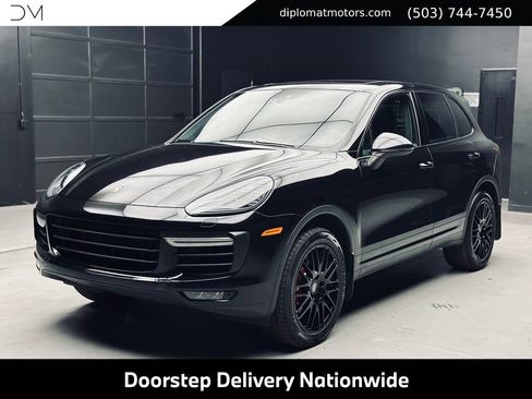 Used 2015 Porsche Cayenne Turbo AWD/4WD image 1