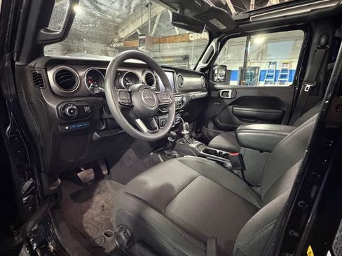Used 2023 Jeep Wrangler Unlimited w/ Sun & Screen Package AWD/4WD image 10