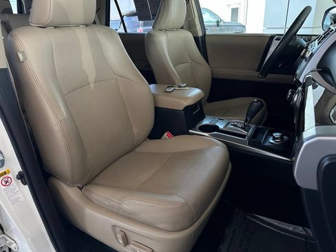 Used 2017 Toyota 4Runner Limited AWD/4WD image 18