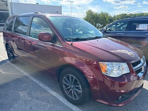 Used 2017 Dodge Grand Caravan SXT FWD image 8