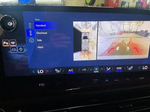 New 2026 Chevrolet Traverse Z71 w/ Enhanced Driving Package AWD/4WD image 20