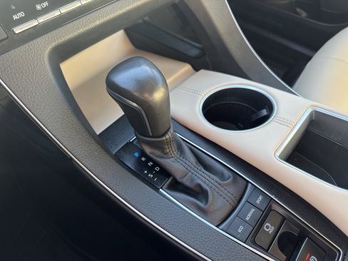 Used 2021 Toyota Avalon XLE image 21