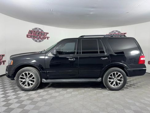 Used 2017 Ford Expedition XLT w/ Equipment Group 202A image 4