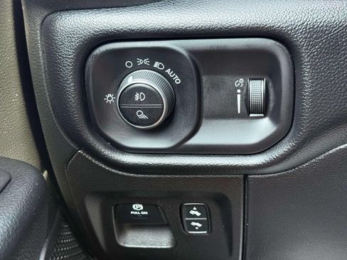 Used 2020 RAM 1500 Big Horn AWD/4WD image 18