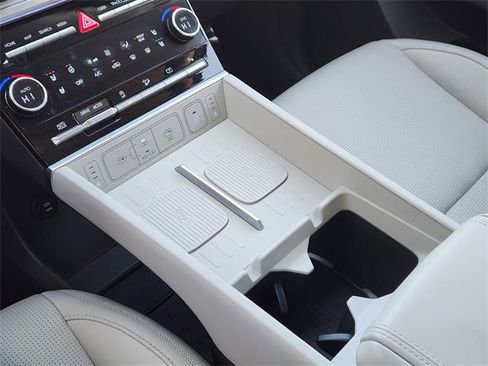 Certified 2025 Hyundai Santa Fe Calligraphy image 15