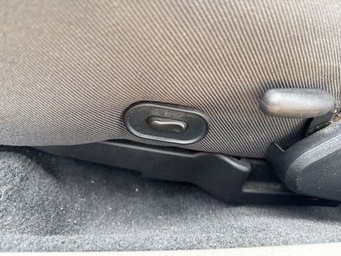 Used 2004 Ford Mustang GT RWD image 17