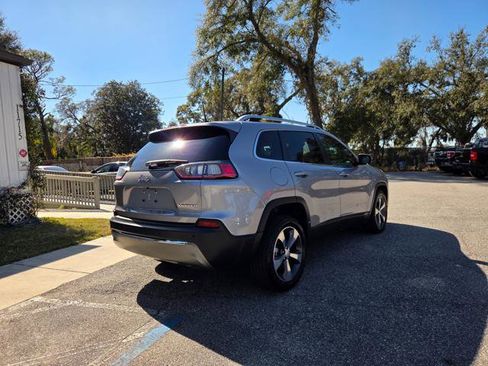 Used 2019 Jeep Cherokee Limited image 8