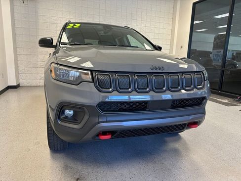 Used 2022 Jeep Compass Trailhawk w/ Trailhawk Convenience Group AWD/4WD image 12