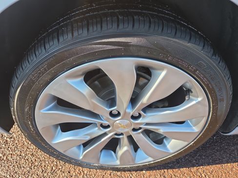 Used 2017 Chevrolet Malibu Premier w/ Premier Sun and Wheel Package image 10