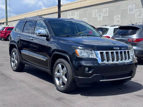 Used 2013 Jeep Grand Cherokee Overland RWD image 6