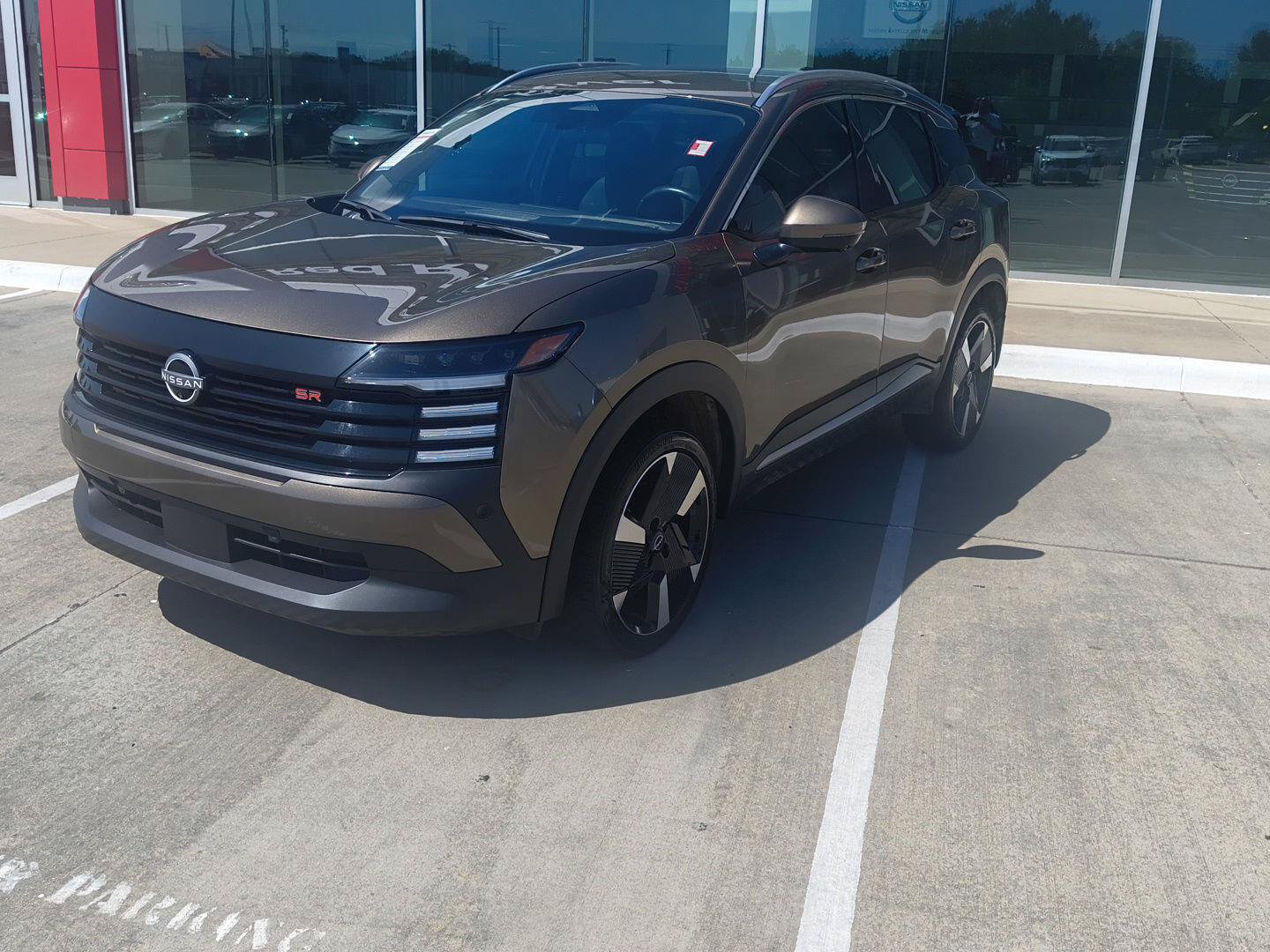 Used 2025 Nissan Kicks SR FWD image 2