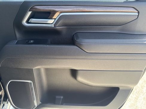 Used 2025 Chevrolet Silverado 2500 LT w/ Convenience Package image 30