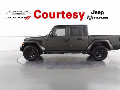 Certified 2021 Jeep Gladiator Sport image 8