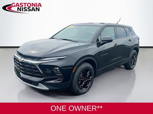 Used 2025 Chevrolet Blazer LT AWD/4WD image 3