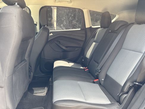 Used 2018 Ford Escape SE w/ SE Sync 3 Package FWD image 27