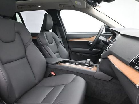 Used 2024 Volvo XC90 B6 Plus w/ Protection Package AWD/4WD image 33