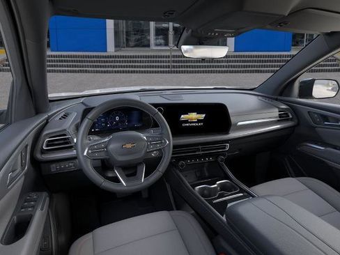 New 2026 Chevrolet Traverse LT w/ Driver Confidence Package AWD/4WD image 15