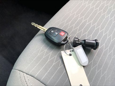 Used 2018 Toyota Tacoma SR5 image 14