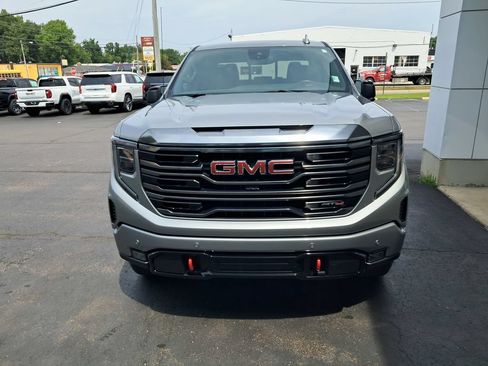 Used 2024 GMC Sierra 1500 AT4 w/ AT4 Premium Package AWD/4WD image 5
