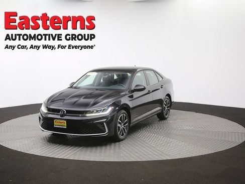 Used 2025 Volkswagen Jetta SE FWD image 55