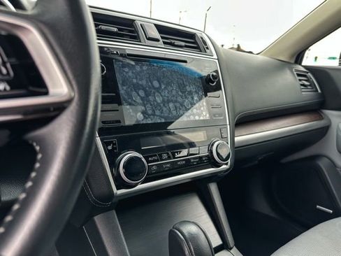 Used 2018 Subaru Outback 2.5i Limited AWD/4WD image 18