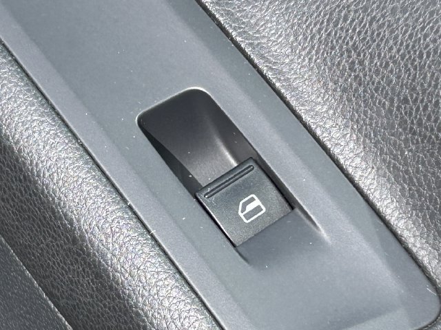 Used 2016 Volkswagen Tiguan S FWD image 36