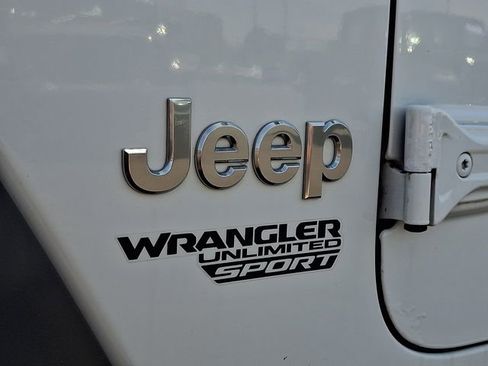 Used 2018 Jeep Wrangler Unlimited Sport AWD/4WD image 29