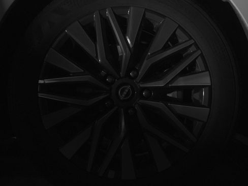 Used 2025 Nissan Altima 2.5 SV image 13