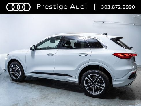Used 2025 Audi Q5 Premium w/ Convenience Package image 3