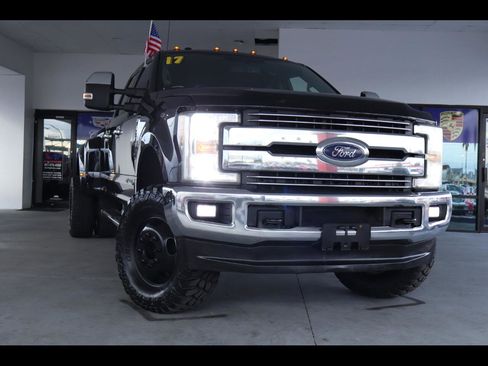 Used 2017 Ford F350 Lariat w/ Chrome Package image 1