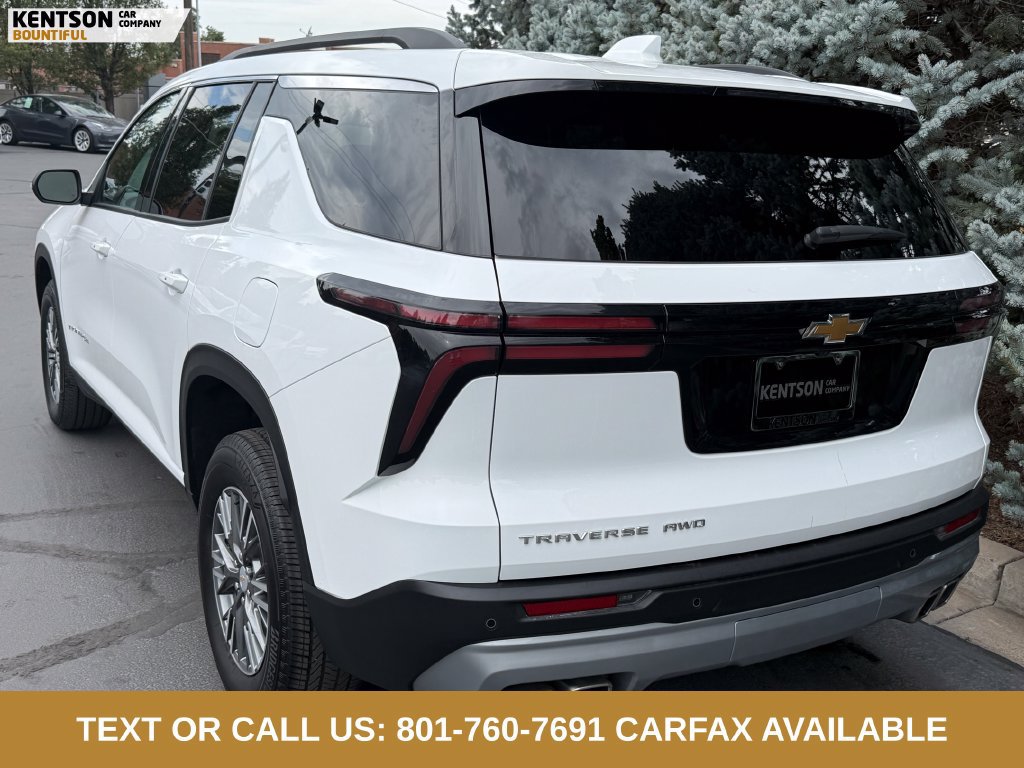 Used 2026 Chevrolet Traverse LT AWD/4WD image 6