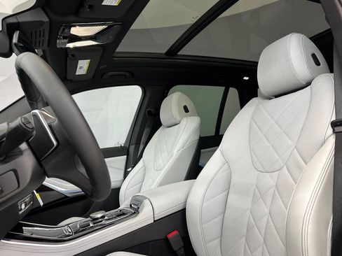 New 2026 BMW X5 xDrive50e w/ M Sport Package image 5