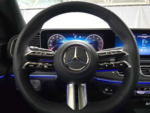 Used 2026 Mercedes-Benz GLS 450 4MATIC image 26