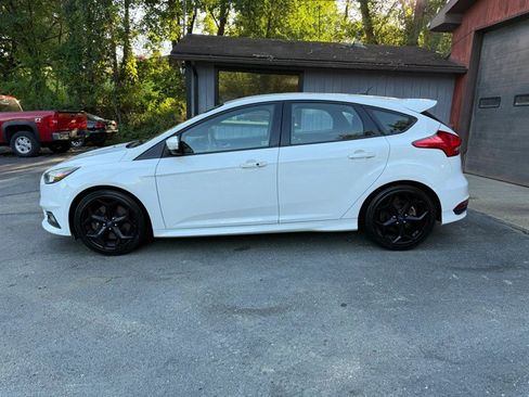 Used 2018 Ford Focus ST FWD image 7