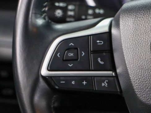 Used 2023 Toyota Highlander XLE image 13