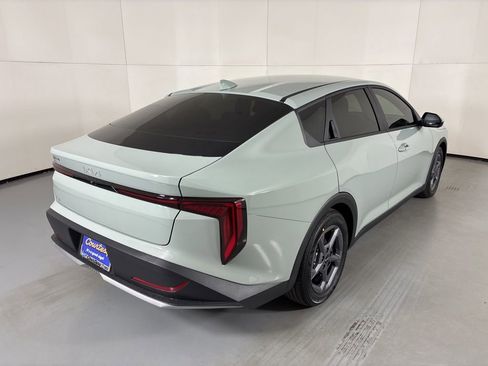 New 2026 Kia K4 LXS image 8