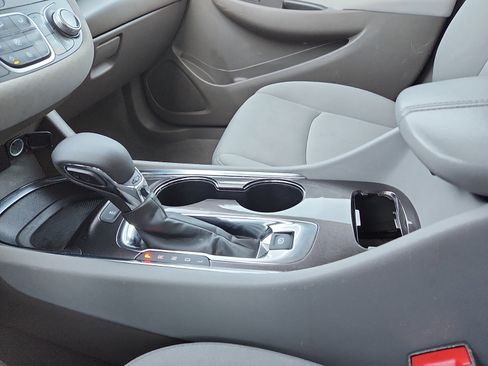 Used 2024 Chevrolet Malibu LT image 20