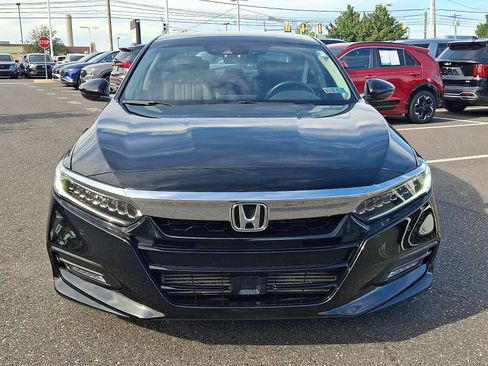 Used 2020 Honda Accord Touring image 2