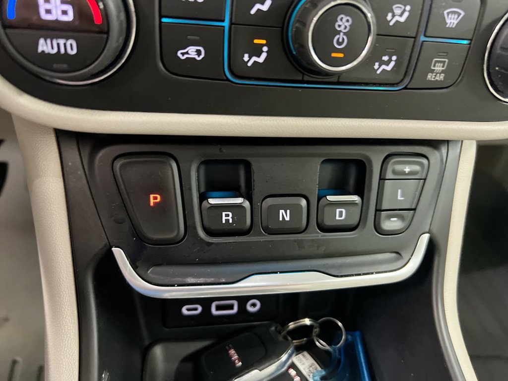 Used 2019 GMC Terrain Denali w/ Advanced Safety Package AWD/4WD image 18