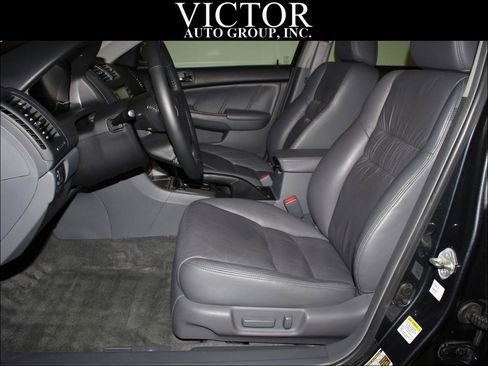 Used 2005 Honda Accord EX image 16