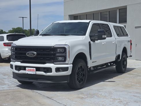 Used 2023 Ford F250 Lariat w/ Black Appearance Package AWD/4WD image 4