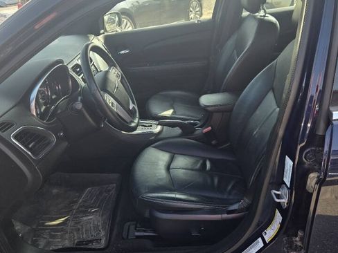 Used 2013 Chrysler 200 Limited FWD image 9
