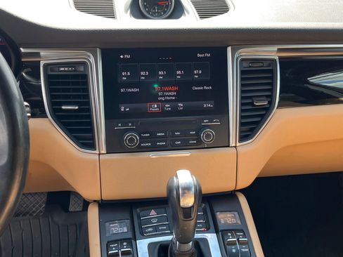 Used 2018 Porsche Macan Sport Edition AWD/4WD image 15