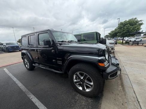 Used 2022 Jeep Wrangler Unlimited Sahara w/ Cold Weather Group AWD/4WD image 11