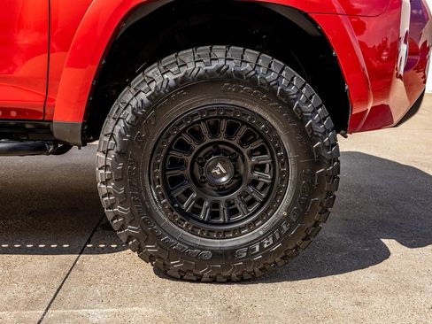 Used 2023 Toyota 4Runner TRD Off-Road Premium AWD/4WD image 10
