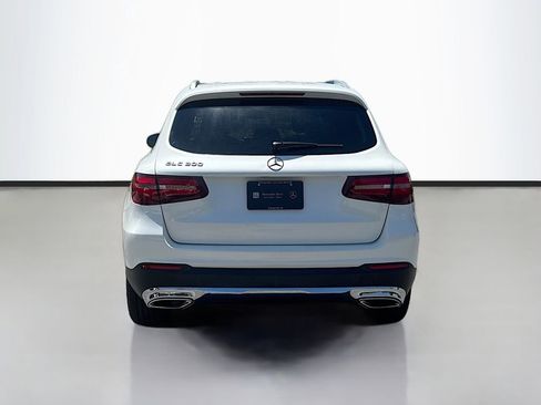 Used 2018 Mercedes-Benz GLC 300 w/ Multimedia Package image 4