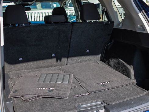 Used 2025 Nissan Rogue SV image 25